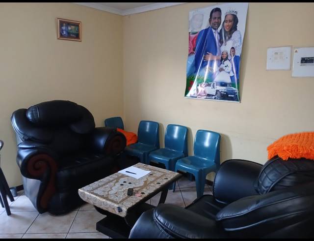 2 BEDROOM SECTIONAL TITLE FOR SALE IN GREENHILLS